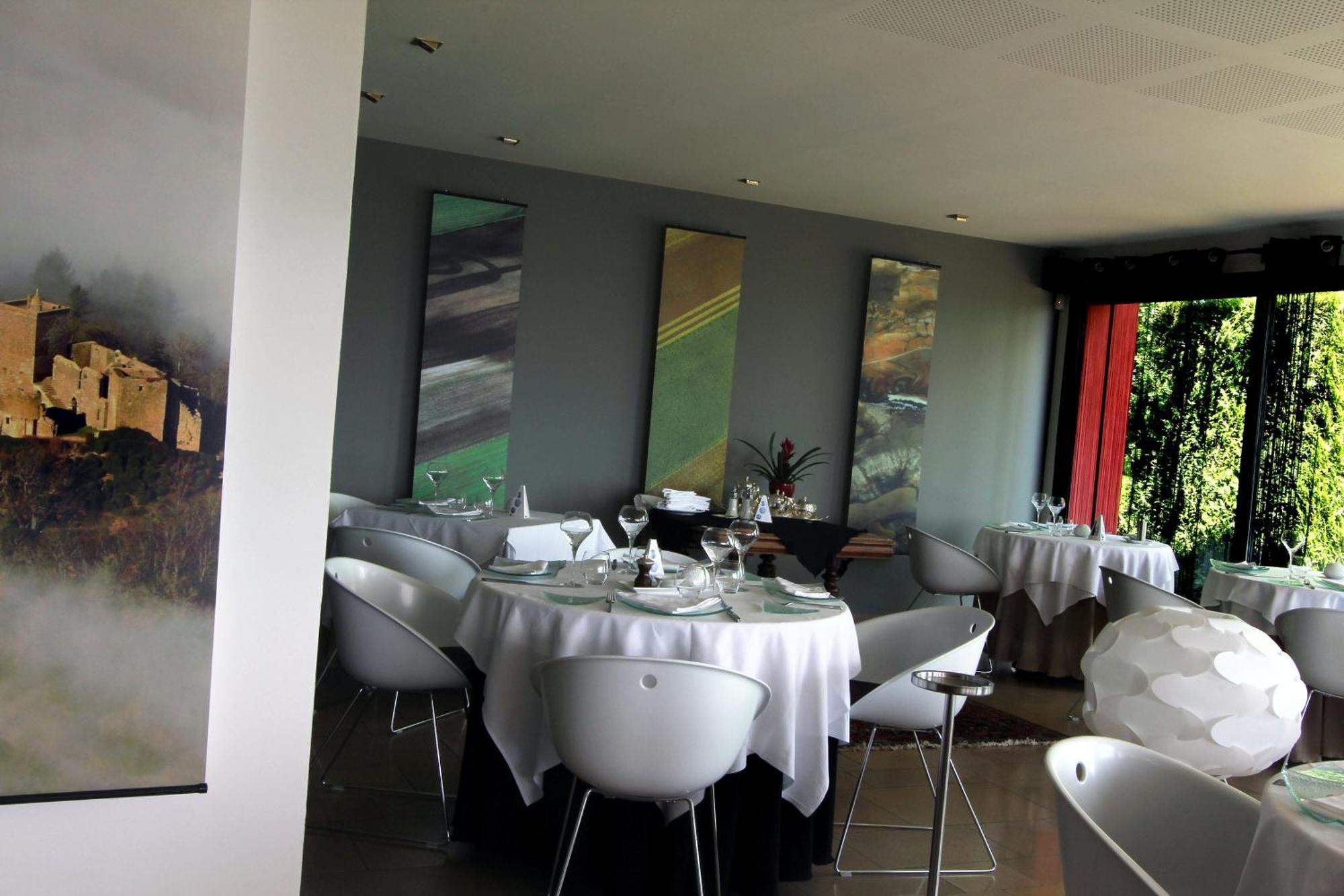 Hotel Restaurant La Montagne De Brancion マルタイイ・レ・ブランシオン エクステリア 写真